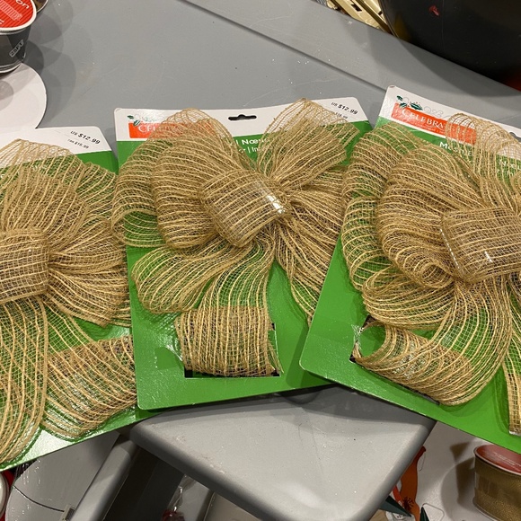 3 holiday Christmas bows - Picture 1 of 1